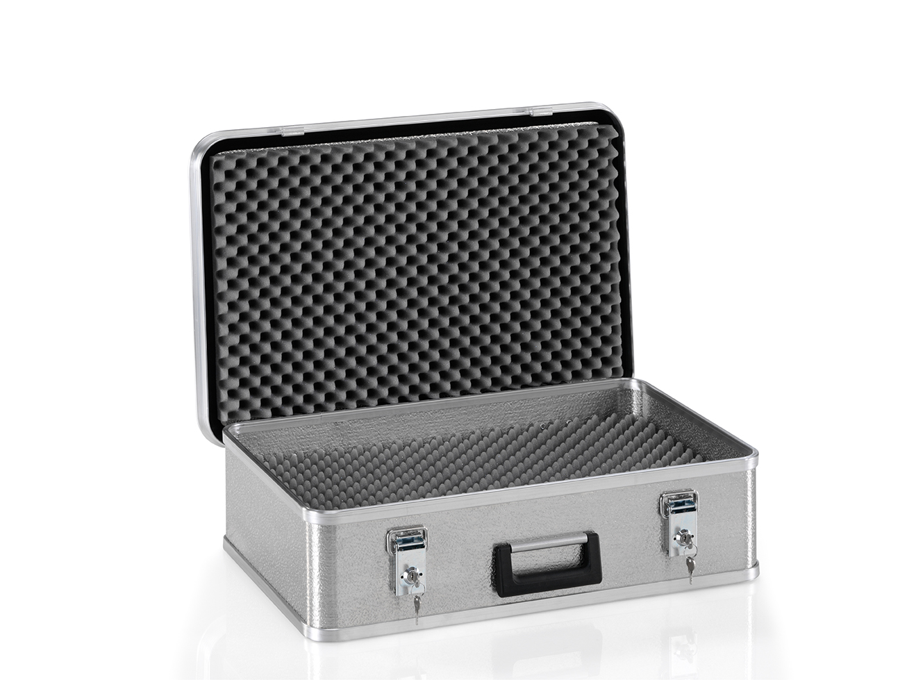 Pyramidenschaum zu Transportkoffer Alu