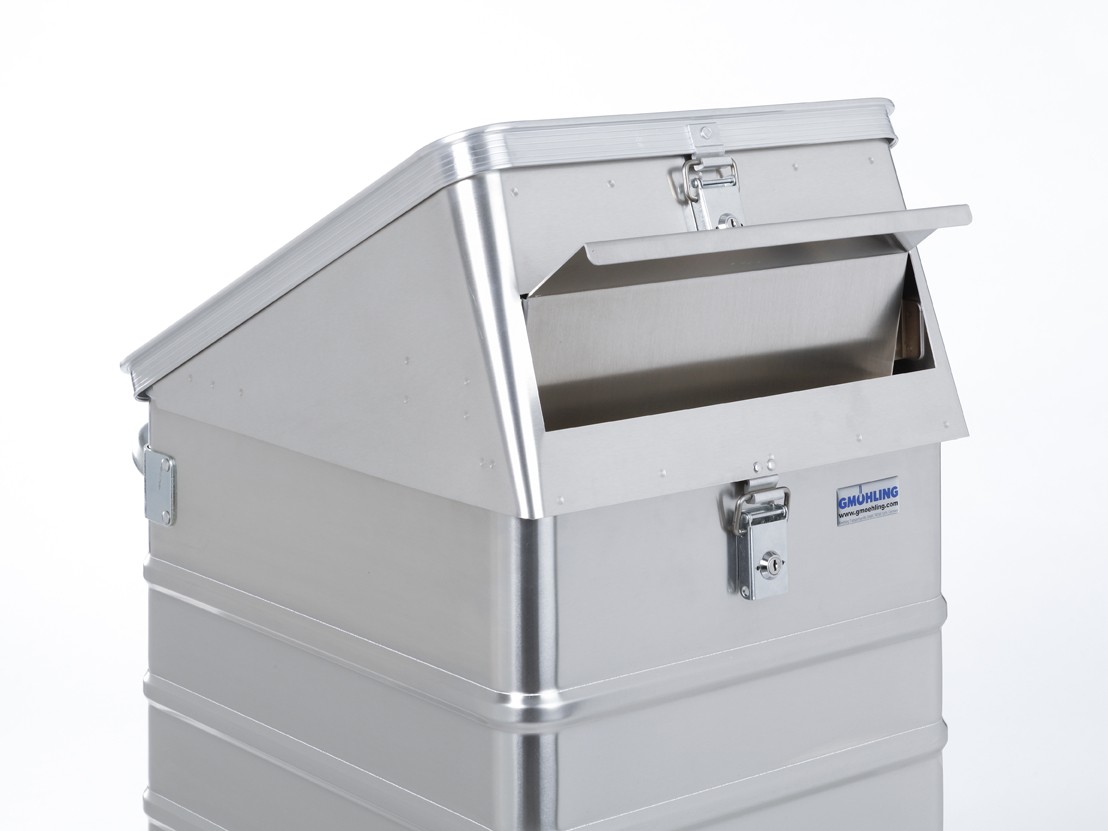 Aufsatz zur Entsorgung von Aktenordnern